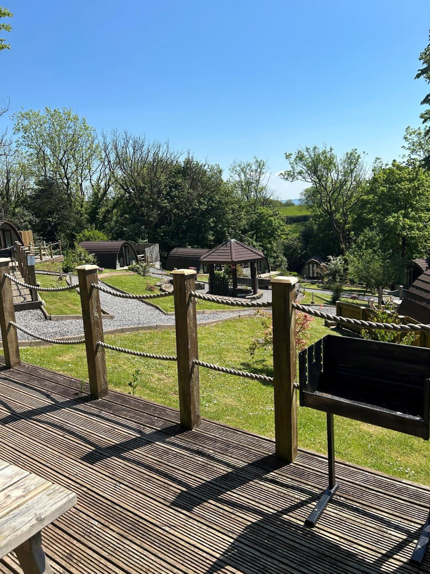 Villa Pods At Broadway Laugharne Exterior foto